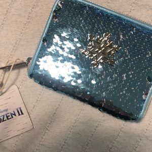 Frozen loungefly small wallet BNWT